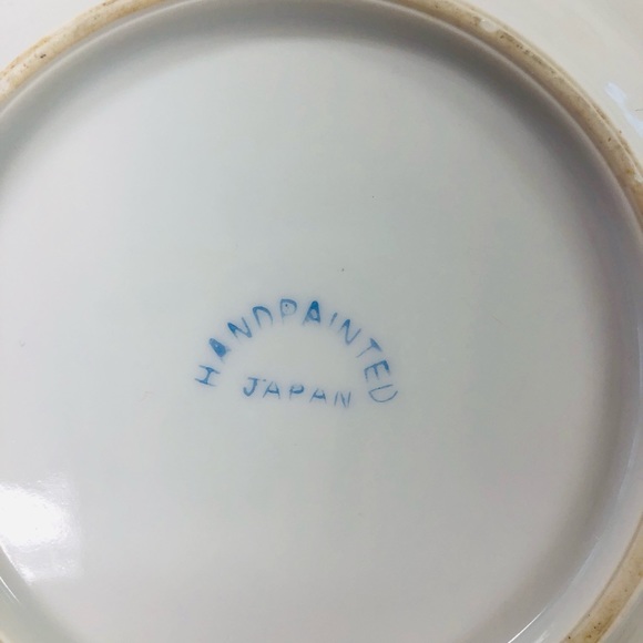 ! Vintage Decorative Plate with Flowers, Gold Edges, Hand Painted, Made in Japan - Picture 2 of 5